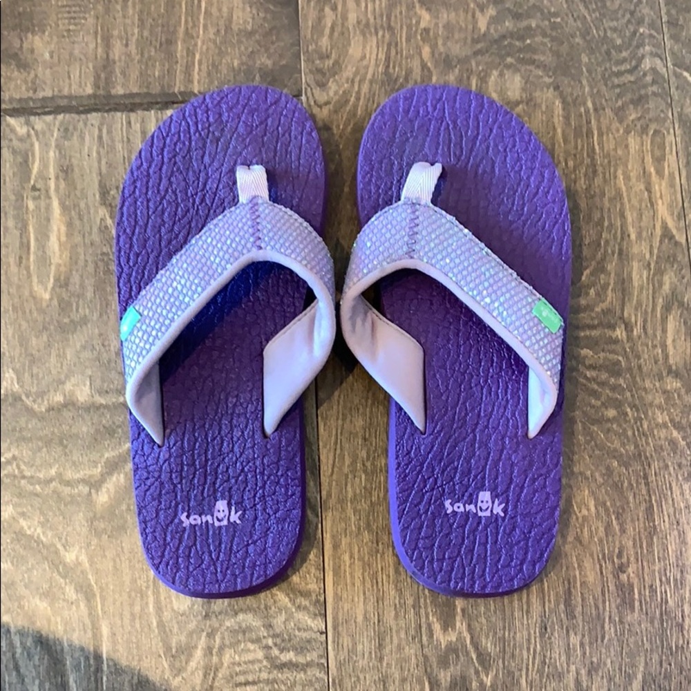 Sanuk flip flops